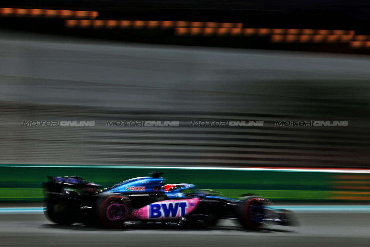 GP ABU DHABI, Esteban Ocon (FRA) Alpine F1 Team A523.

25.11.2023. Formula 1 World Championship, Rd 23, Abu Dhabi Grand Prix, Yas Marina Circuit, Abu Dhabi, Qualifiche Day.

- www.xpbimages.com, EMail: requests@xpbimages.com © Copyright: Charniaux / XPB Images