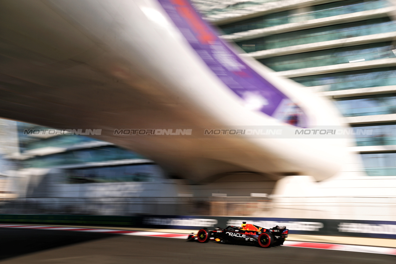 GP ABU DHABI, Max Verstappen (NLD) Red Bull Racing RB19.

25.11.2023. Formula 1 World Championship, Rd 23, Abu Dhabi Grand Prix, Yas Marina Circuit, Abu Dhabi, Qualifiche Day.

 - www.xpbimages.com, EMail: requests@xpbimages.com © Copyright: Coates / XPB Images
