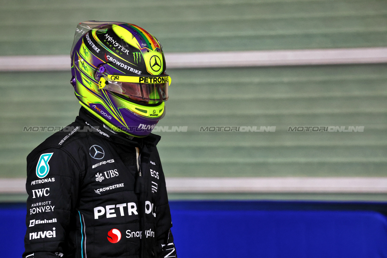 GP ABU DHABI, Lewis Hamilton (GBR) Mercedes AMG F1.

25.11.2023. Formula 1 World Championship, Rd 23, Abu Dhabi Grand Prix, Yas Marina Circuit, Abu Dhabi, Qualifiche Day.

- www.xpbimages.com, EMail: requests@xpbimages.com © Copyright: Batchelor / XPB Images