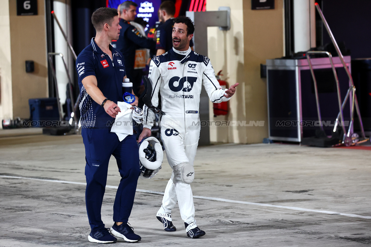 GP ABU DHABI, Daniel Ricciardo (AUS) AlphaTauri.

25.11.2023. Formula 1 World Championship, Rd 23, Abu Dhabi Grand Prix, Yas Marina Circuit, Abu Dhabi, Qualifiche Day.

- www.xpbimages.com, EMail: requests@xpbimages.com © Copyright: Batchelor / XPB Images
