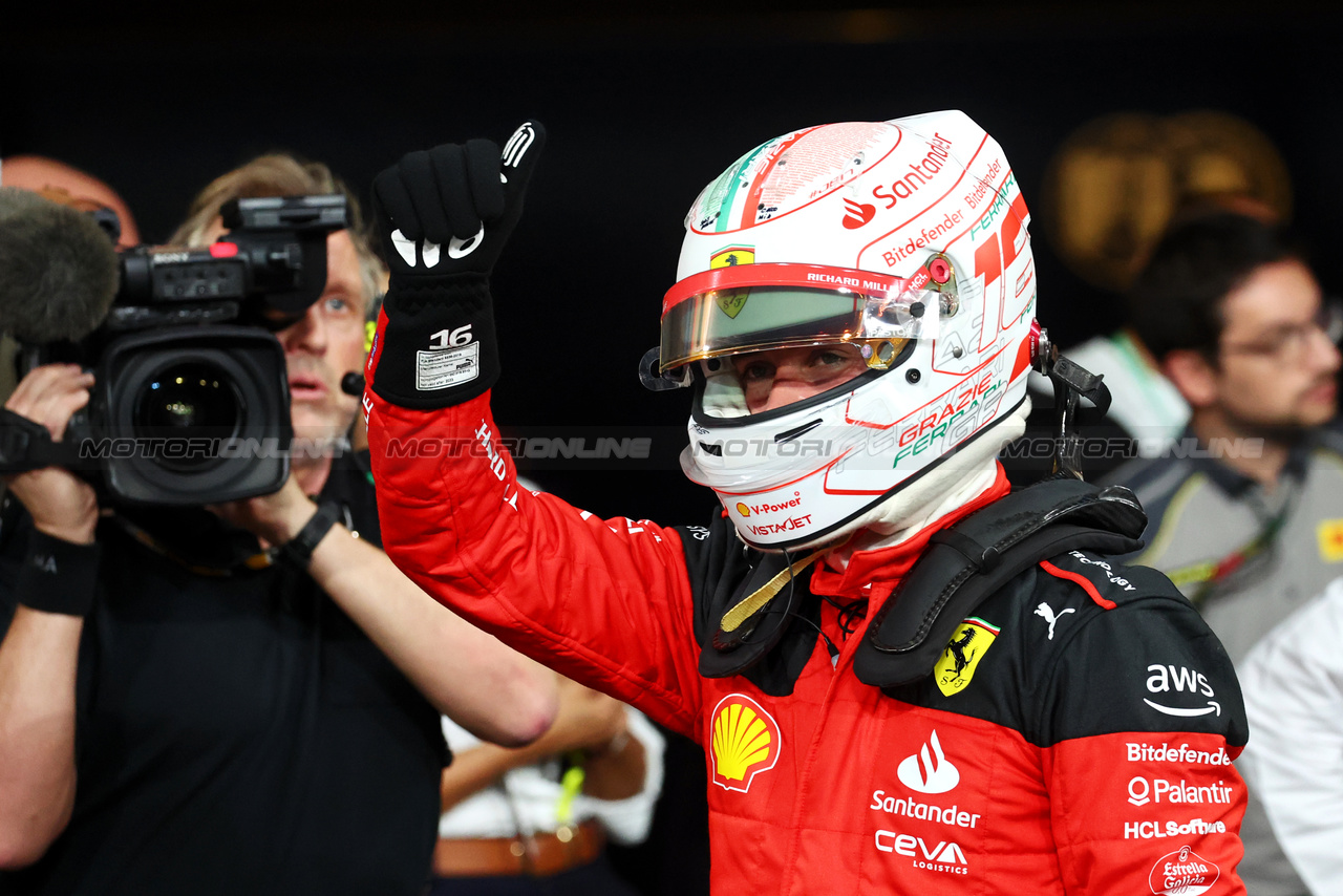 GP ABU DHABI, Charles Leclerc (MON) Ferrari celebrates his second position in qualifying parc ferme.

25.11.2023. Formula 1 World Championship, Rd 23, Abu Dhabi Grand Prix, Yas Marina Circuit, Abu Dhabi, Qualifiche Day.

- www.xpbimages.com, EMail: requests@xpbimages.com © Copyright: Batchelor / XPB Images