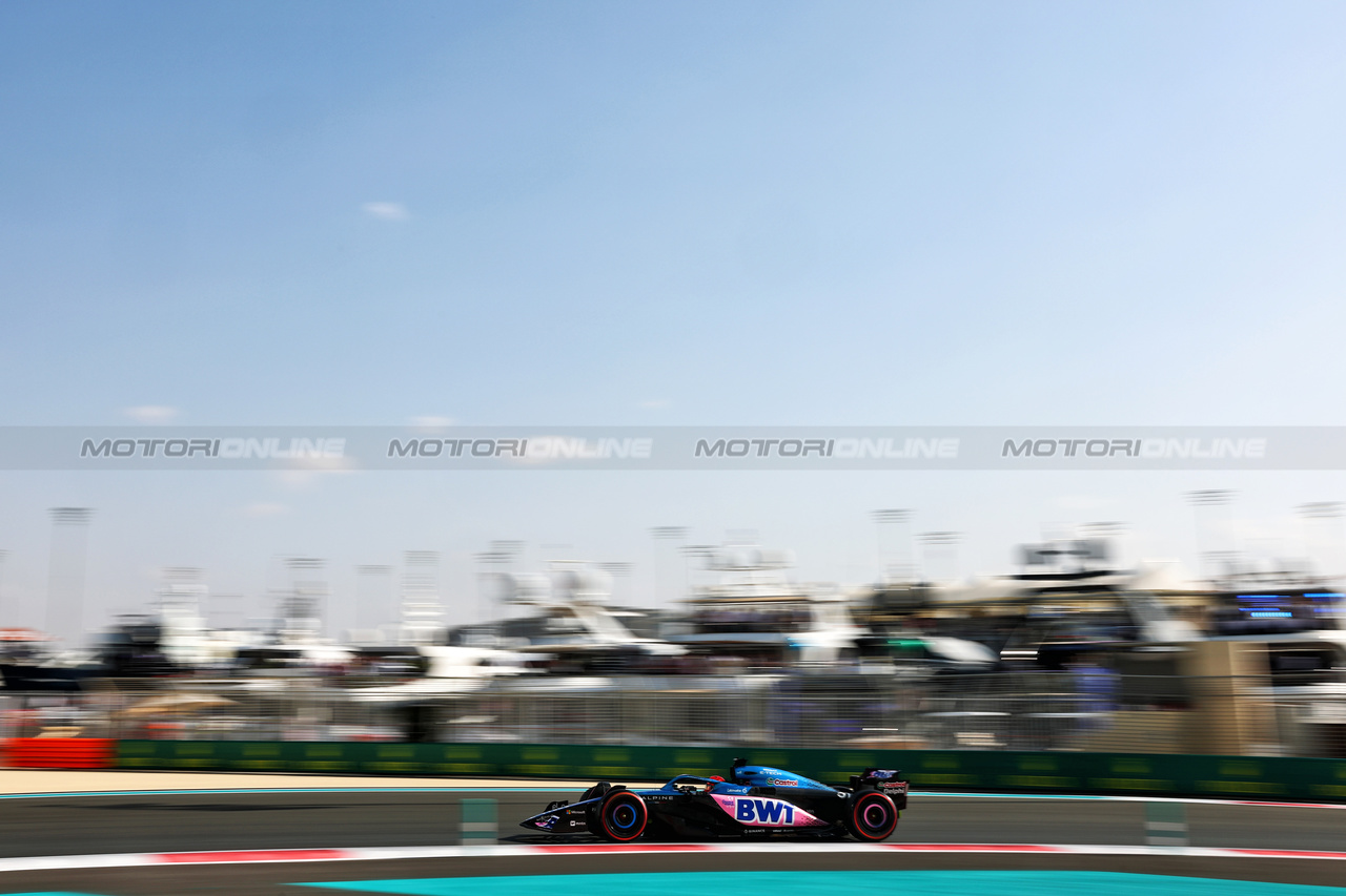 GP ABU DHABI, Esteban Ocon (FRA) Alpine F1 Team A523.

25.11.2023. Formula 1 World Championship, Rd 23, Abu Dhabi Grand Prix, Yas Marina Circuit, Abu Dhabi, Qualifiche Day.

 - www.xpbimages.com, EMail: requests@xpbimages.com © Copyright: Coates / XPB Images