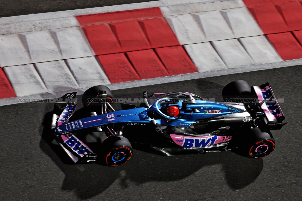 GP ABU DHABI, Esteban Ocon (FRA) Alpine F1 Team A523.

25.11.2023. Formula 1 World Championship, Rd 23, Abu Dhabi Grand Prix, Yas Marina Circuit, Abu Dhabi, Qualifiche Day.

- www.xpbimages.com, EMail: requests@xpbimages.com © Copyright: Moy / XPB Images