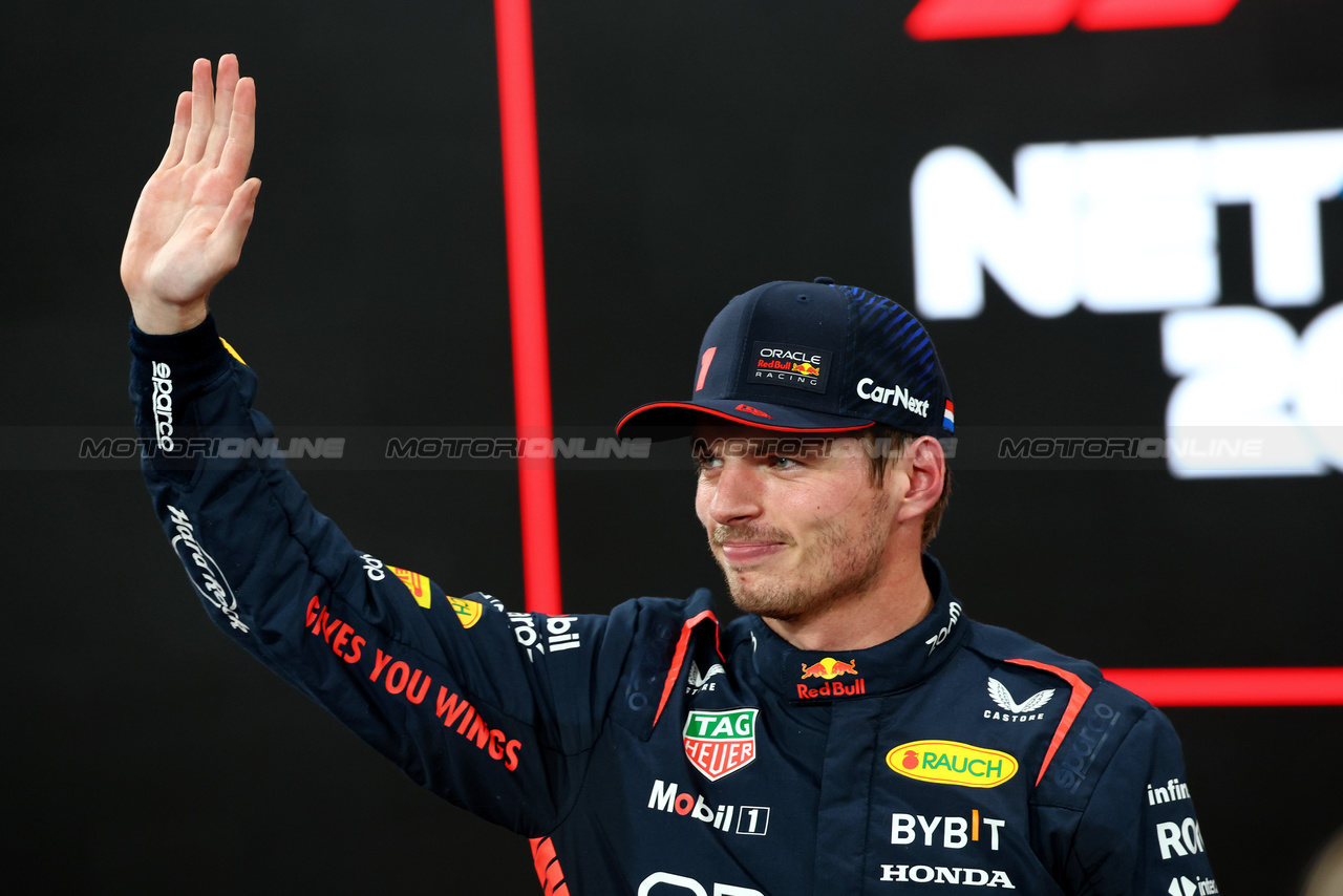 GP ABU DHABI, Max Verstappen (NLD) Red Bull Racing in the post qualifying FIA Press Conference.

25.11.2023. Formula 1 World Championship, Rd 23, Abu Dhabi Grand Prix, Yas Marina Circuit, Abu Dhabi, Qualifiche Day.

 - www.xpbimages.com, EMail: requests@xpbimages.com © Copyright: Coates / XPB Images