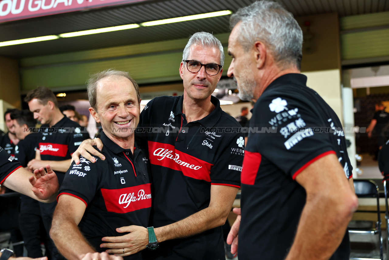 GP ABU DHABI, (L to R): Josef Leberer (AUT) Alfa Romeo F1 Team Physio with Alessandro Alunni Bravi (ITA) Alfa Romeo F1 Team Managing Director e Team Representative e Beat Zehnder (SUI) Alfa Romeo F1 Sporting Director at a team photograph.

25.11.2023. Formula 1 World Championship, Rd 23, Abu Dhabi Grand Prix, Yas Marina Circuit, Abu Dhabi, Qualifiche Day.

- www.xpbimages.com, EMail: requests@xpbimages.com © Copyright: Batchelor / XPB Images