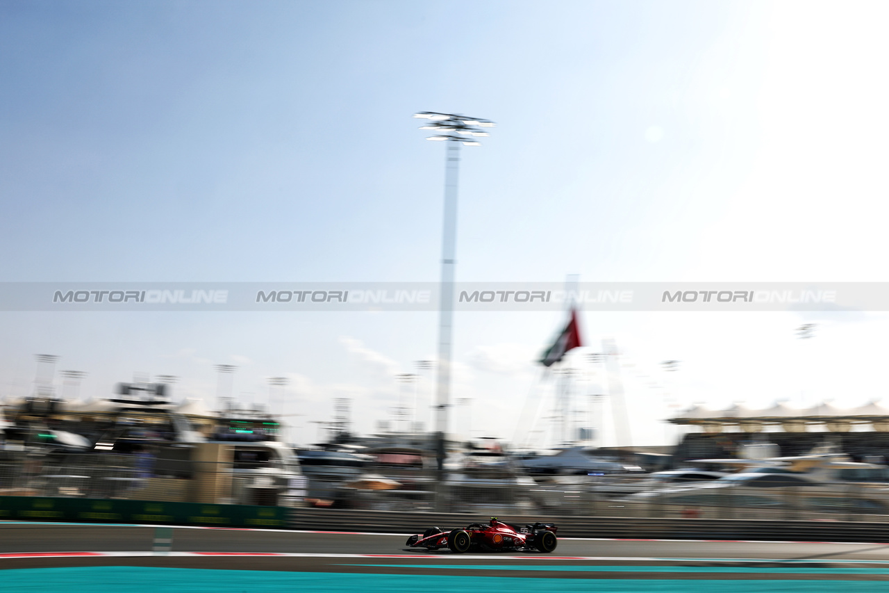 GP ABU DHABI, Carlos Sainz Jr (ESP) Ferrari SF-23.

25.11.2023. Formula 1 World Championship, Rd 23, Abu Dhabi Grand Prix, Yas Marina Circuit, Abu Dhabi, Qualifiche Day.

 - www.xpbimages.com, EMail: requests@xpbimages.com © Copyright: Coates / XPB Images