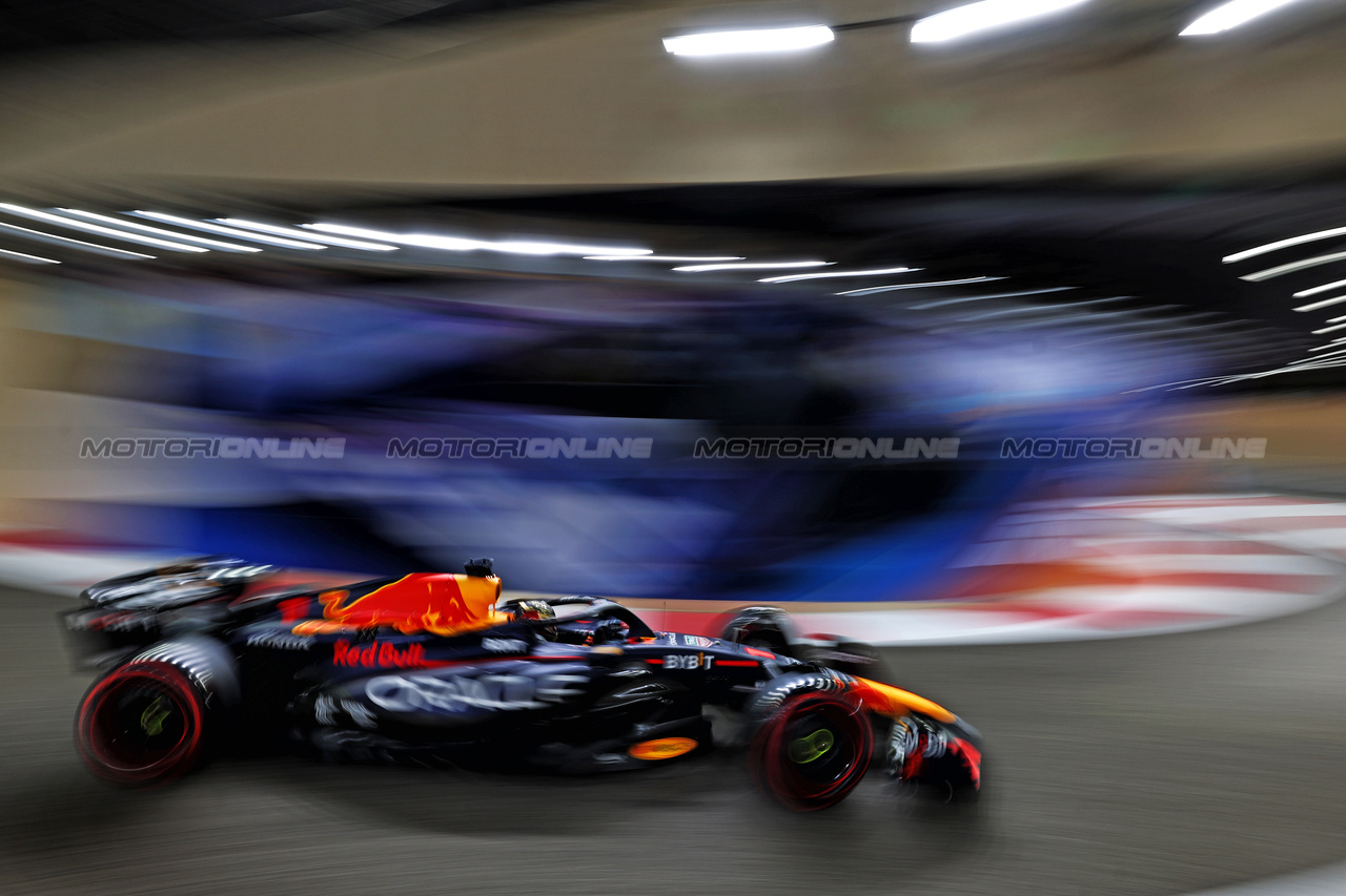 GP ABU DHABI, Max Verstappen (NLD) Red Bull Racing RB19.

25.11.2023. Formula 1 World Championship, Rd 23, Abu Dhabi Grand Prix, Yas Marina Circuit, Abu Dhabi, Qualifiche Day.

 - www.xpbimages.com, EMail: requests@xpbimages.com © Copyright: Coates / XPB Images
