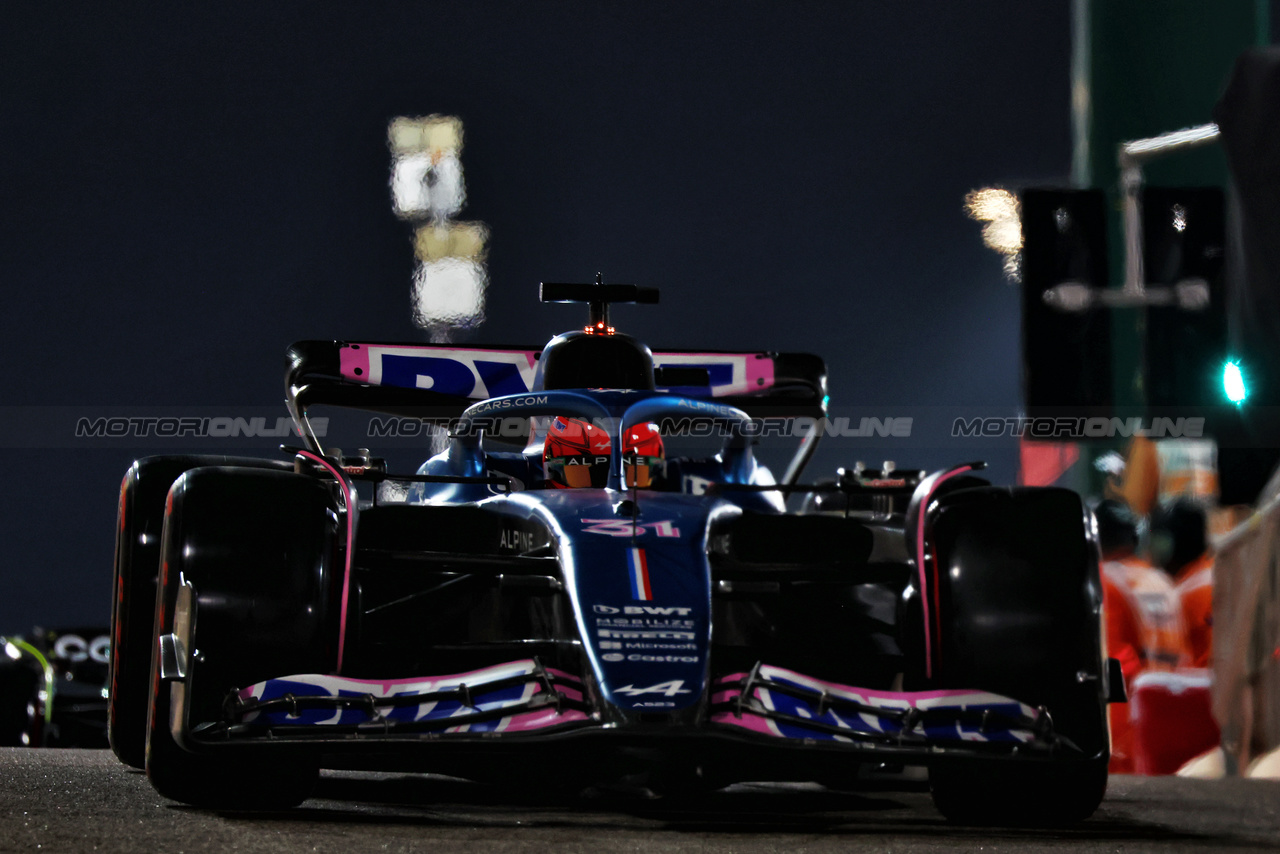 GP ABU DHABI, Esteban Ocon (FRA) Alpine F1 Team A523 leaves the pits.

25.11.2023. Formula 1 World Championship, Rd 23, Abu Dhabi Grand Prix, Yas Marina Circuit, Abu Dhabi, Qualifiche Day.

 - www.xpbimages.com, EMail: requests@xpbimages.com © Copyright: Coates / XPB Images