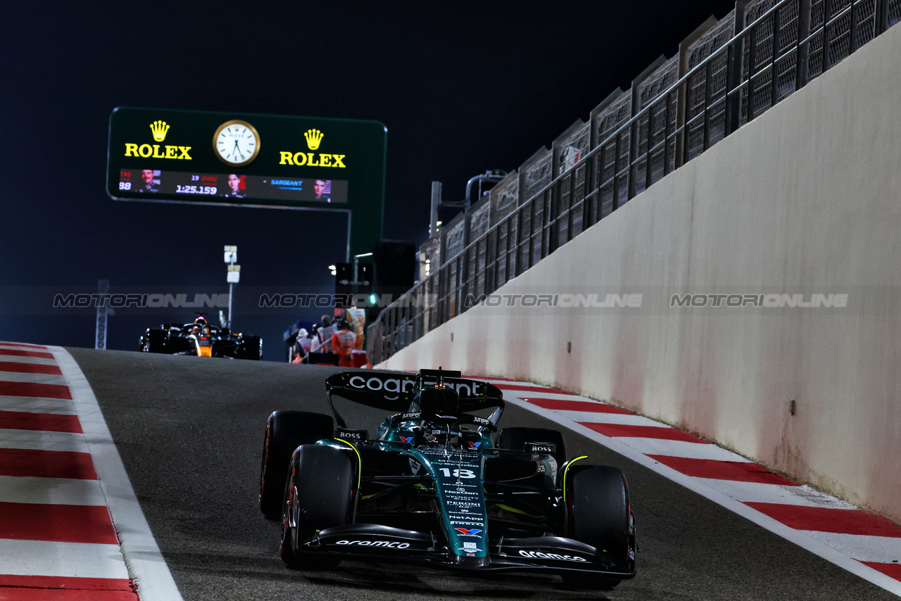GP ABU DHABI, Lance Stroll (CDN) Aston Martin F1 Team AMR23 leaves the pits.

25.11.2023. Formula 1 World Championship, Rd 23, Abu Dhabi Grand Prix, Yas Marina Circuit, Abu Dhabi, Qualifiche Day.

 - www.xpbimages.com, EMail: requests@xpbimages.com © Copyright: Coates / XPB Images
