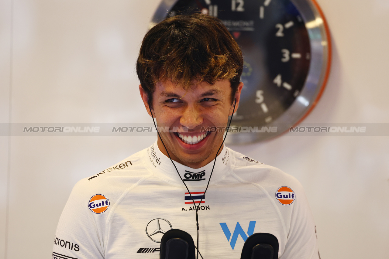 GP ABU DHABI, Alexander Albon (THA) Williams Racing.

25.11.2023. Formula 1 World Championship, Rd 23, Abu Dhabi Grand Prix, Yas Marina Circuit, Abu Dhabi, Qualifiche Day.

 - www.xpbimages.com, EMail: requests@xpbimages.com © Copyright: Coates / XPB Images
