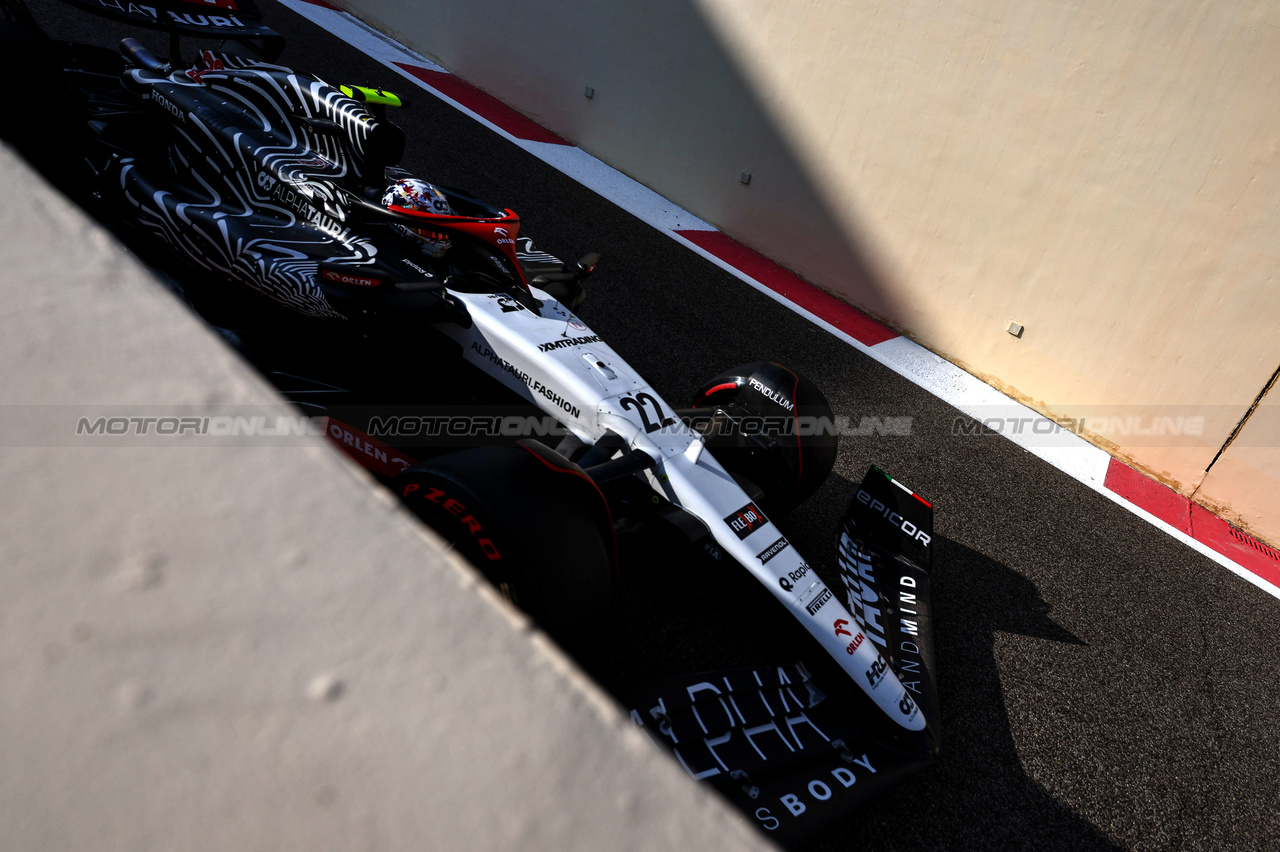 GP ABU DHABI, Yuki Tsunoda (JPN), Scuderia Alpha Tauri 
25.11.2023. Formula 1 World Championship, Rd 23, Abu Dhabi Grand Prix, Yas Marina Circuit, Abu Dhabi, Qualifiche Day.
- www.xpbimages.com, EMail: requests@xpbimages.com © Copyright: Charniaux / XPB Images