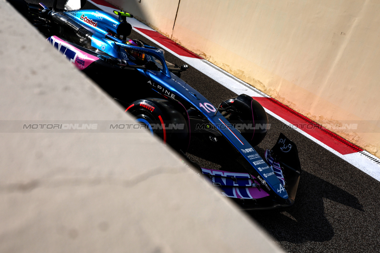 GP ABU DHABI, Pierre Gasly (FRA), Alpine F1 Team 
25.11.2023. Formula 1 World Championship, Rd 23, Abu Dhabi Grand Prix, Yas Marina Circuit, Abu Dhabi, Qualifiche Day.
- www.xpbimages.com, EMail: requests@xpbimages.com © Copyright: Charniaux / XPB Images