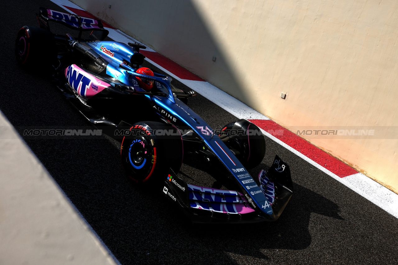 GP ABU DHABI, Esteban Ocon (FRA), Alpine F1 Team 
25.11.2023. Formula 1 World Championship, Rd 23, Abu Dhabi Grand Prix, Yas Marina Circuit, Abu Dhabi, Qualifiche Day.
- www.xpbimages.com, EMail: requests@xpbimages.com © Copyright: Charniaux / XPB Images