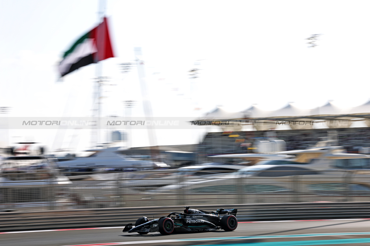 GP ABU DHABI, George Russell (GBR) Mercedes AMG F1 W14.

25.11.2023. Formula 1 World Championship, Rd 23, Abu Dhabi Grand Prix, Yas Marina Circuit, Abu Dhabi, Qualifiche Day.

- www.xpbimages.com, EMail: requests@xpbimages.com © Copyright: Moy / XPB Images
