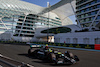 GP ABU DHABI, Lewis Hamilton (GBR) Mercedes AMG F1 W14.
25.11.2023. Formula 1 World Championship, Rd 23, Abu Dhabi Grand Prix, Yas Marina Circuit, Abu Dhabi, Qualifiche Day.
- www.xpbimages.com, EMail: requests@xpbimages.com © Copyright: Moy / XPB Images