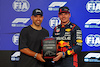 GP ABU DHABI, (L to R): Sergio Aguero (ARG) Former Football Player presents the Pirelli Pole Position Award to Max Verstappen (NLD) Red Bull Racing in qualifying parc ferme.
25.11.2023. Formula 1 World Championship, Rd 23, Abu Dhabi Grand Prix, Yas Marina Circuit, Abu Dhabi, Qualifiche Day.
- www.xpbimages.com, EMail: requests@xpbimages.com © Copyright: Batchelor / XPB Images