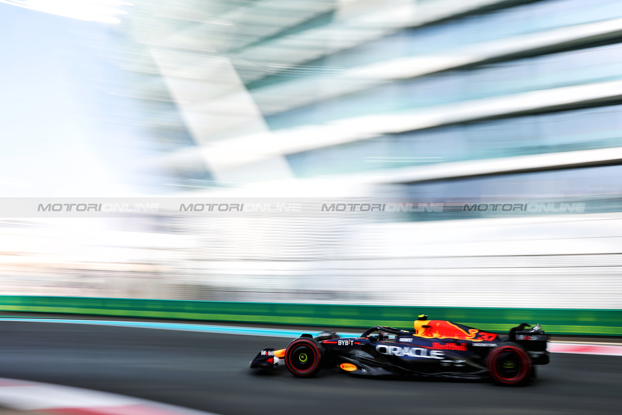 GP ABU DHABI, Isack Hadjar (FRA) Red Bull Racing RB19 Test Driver.

24.11.2023. Formula 1 World Championship, Rd 23, Abu Dhabi Grand Prix, Yas Marina Circuit, Abu Dhabi, Practice Day.

- www.xpbimages.com, EMail: requests@xpbimages.com © Copyright: Charniaux / XPB Images