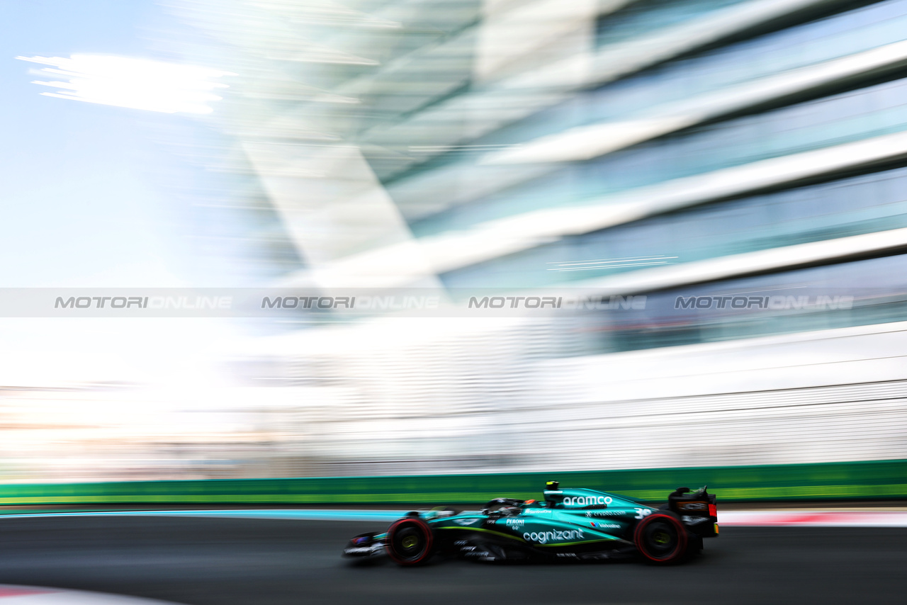 GP ABU DHABI, Felipe Drugovich (BRA) Aston Martin F1 Team AMR23, Reserve e Development Programme Driver.

24.11.2023. Formula 1 World Championship, Rd 23, Abu Dhabi Grand Prix, Yas Marina Circuit, Abu Dhabi, Practice Day.

- www.xpbimages.com, EMail: requests@xpbimages.com © Copyright: Charniaux / XPB Images