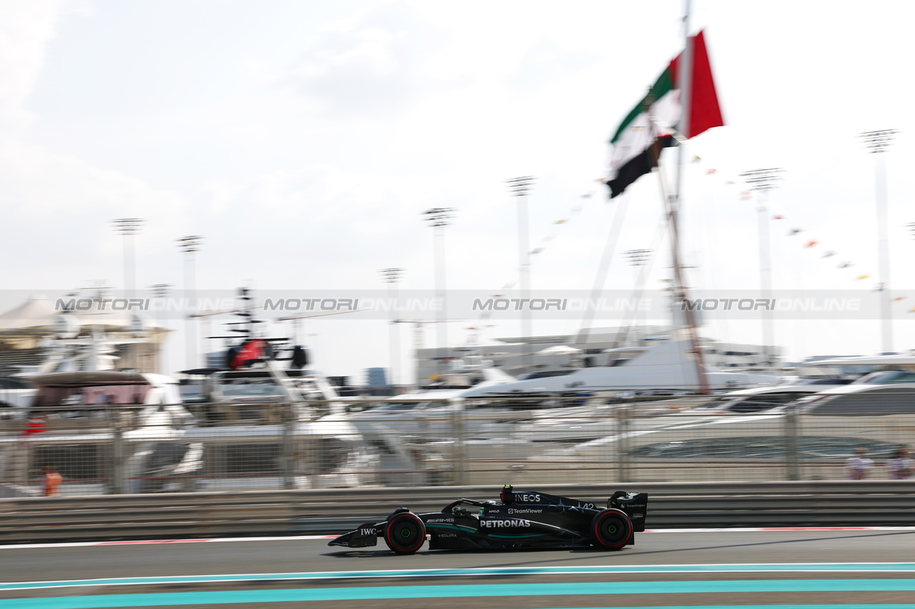 GP ABU DHABI, Frederik Vesti (DEN) Mercedes AMG F1 W14 Test Driver.

24.11.2023. Formula 1 World Championship, Rd 23, Abu Dhabi Grand Prix, Yas Marina Circuit, Abu Dhabi, Practice Day.

- www.xpbimages.com, EMail: requests@xpbimages.com © Copyright: Charniaux / XPB Images