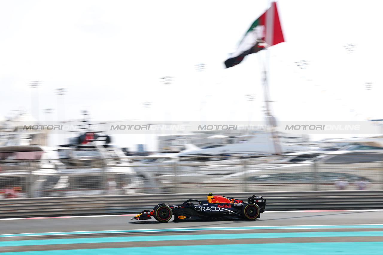 GP ABU DHABI, Robert Shwartzman (RUS) / (ISR) Ferrari SF-23 Reserve Driver.

24.11.2023. Formula 1 World Championship, Rd 23, Abu Dhabi Grand Prix, Yas Marina Circuit, Abu Dhabi, Practice Day.

- www.xpbimages.com, EMail: requests@xpbimages.com © Copyright: Charniaux / XPB Images