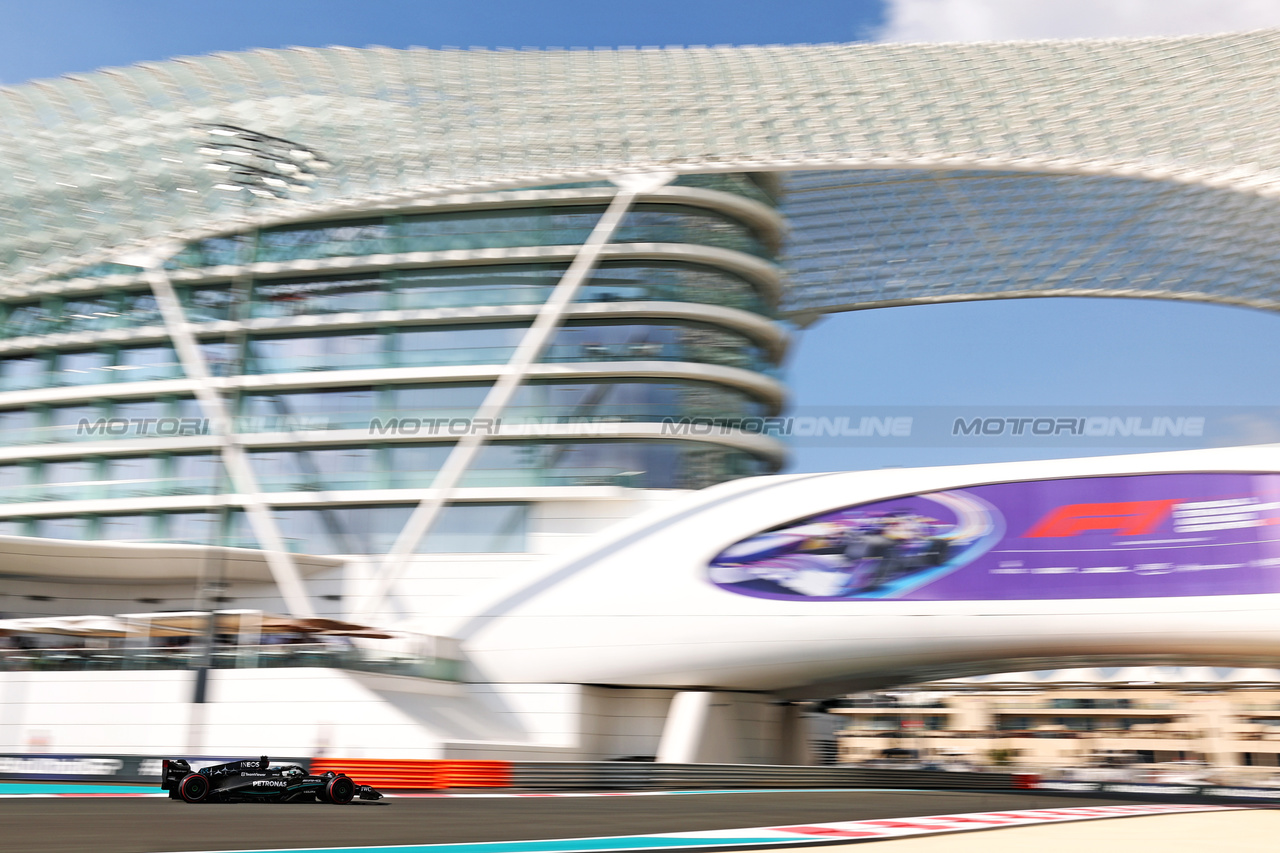GP ABU DHABI, George Russell (GBR) Mercedes AMG F1 W14.

24.11.2023. Formula 1 World Championship, Rd 23, Abu Dhabi Grand Prix, Yas Marina Circuit, Abu Dhabi, Practice Day.

 - www.xpbimages.com, EMail: requests@xpbimages.com © Copyright: Coates / XPB Images