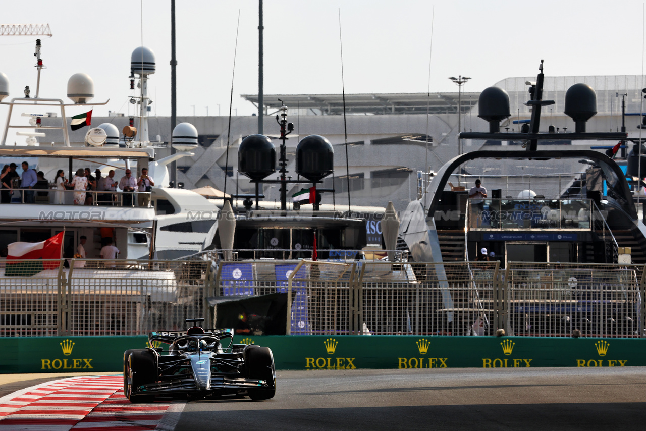 GP ABU DHABI, George Russell (GBR) Mercedes AMG F1 W14.

24.11.2023. Formula 1 World Championship, Rd 23, Abu Dhabi Grand Prix, Yas Marina Circuit, Abu Dhabi, Practice Day.

 - www.xpbimages.com, EMail: requests@xpbimages.com © Copyright: Coates / XPB Images