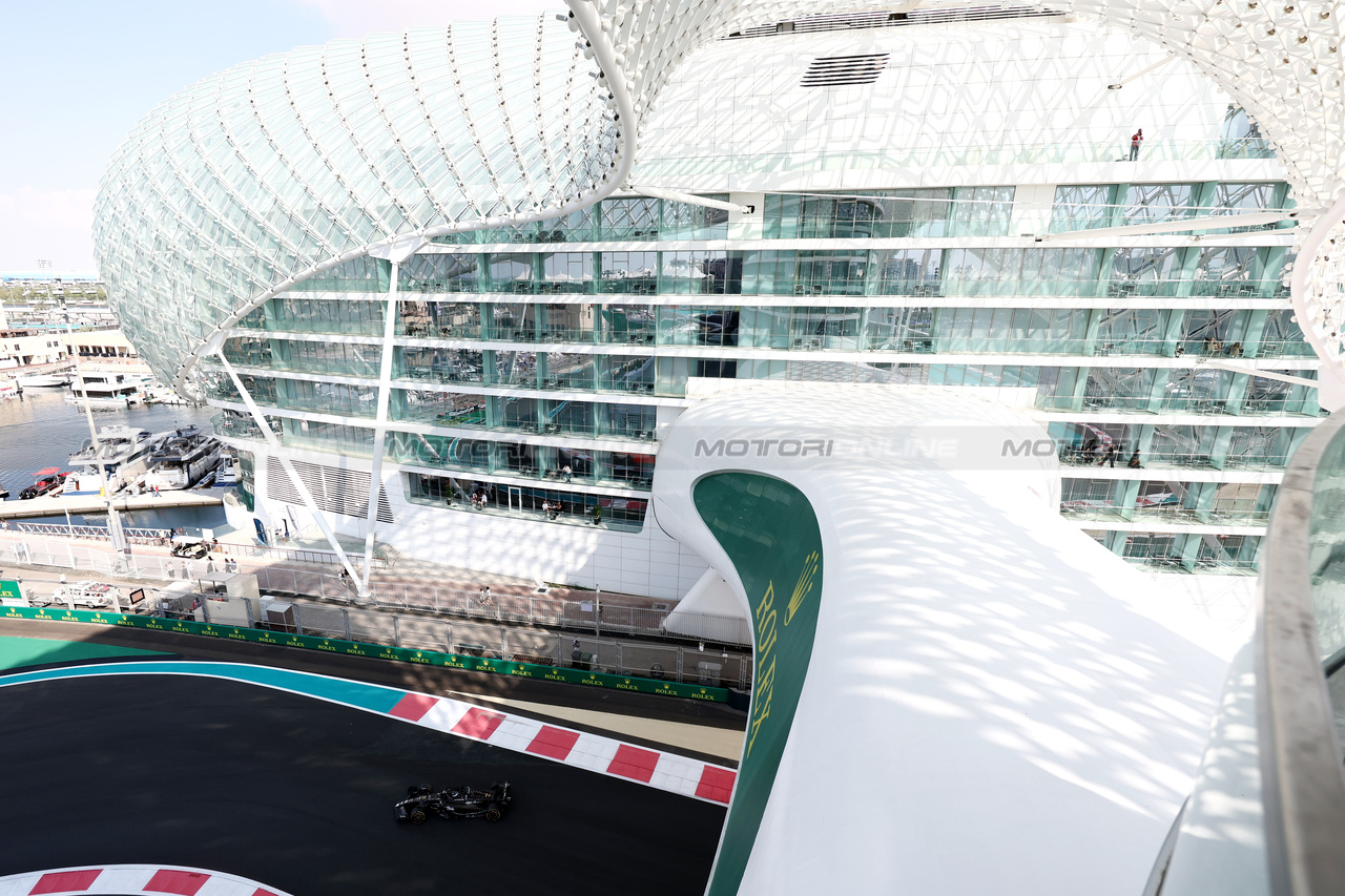 GP ABU DHABI, Valtteri Bottas (FIN) Alfa Romeo F1 Team C43.

24.11.2023. Formula 1 World Championship, Rd 23, Abu Dhabi Grand Prix, Yas Marina Circuit, Abu Dhabi, Practice Day.

- www.xpbimages.com, EMail: requests@xpbimages.com © Copyright: Moy / XPB Images