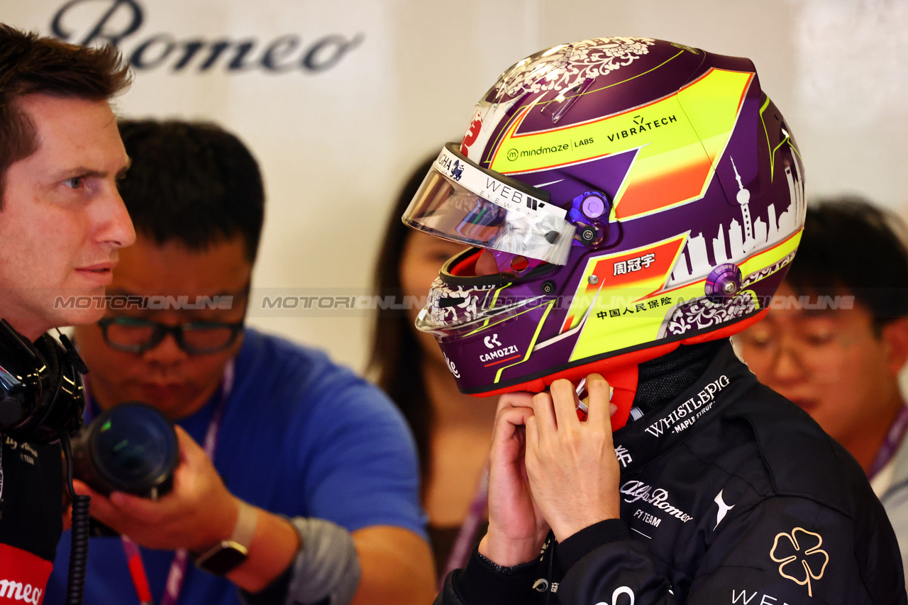 GP ABU DHABI, Zhou Guanyu (CHN) Alfa Romeo F1 Team.

24.11.2023. Formula 1 World Championship, Rd 23, Abu Dhabi Grand Prix, Yas Marina Circuit, Abu Dhabi, Practice Day.

- www.xpbimages.com, EMail: requests@xpbimages.com © Copyright: Batchelor / XPB Images