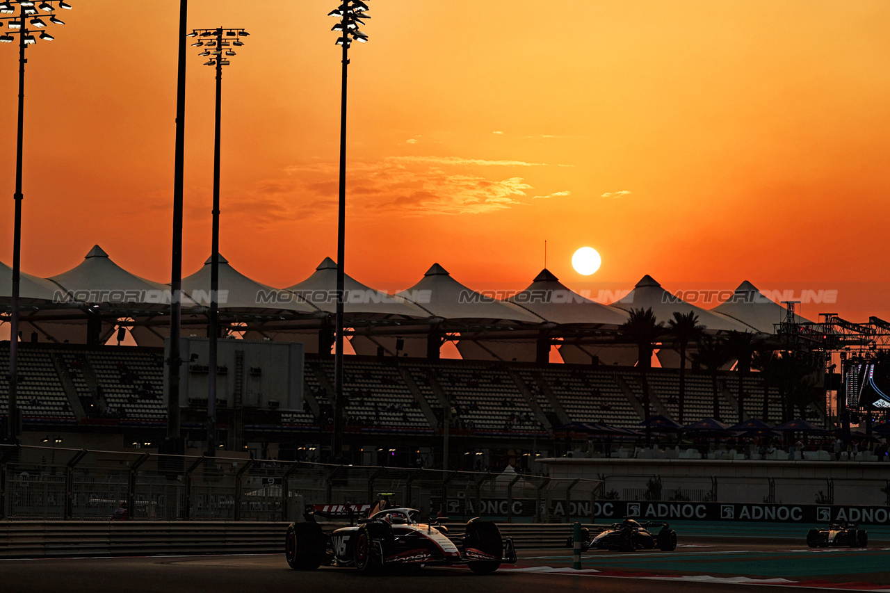 GP ABU DHABI, Nico Hulkenberg (GER) Haas VF-23.

24.11.2023. Formula 1 World Championship, Rd 23, Abu Dhabi Grand Prix, Yas Marina Circuit, Abu Dhabi, Practice Day.

- www.xpbimages.com, EMail: requests@xpbimages.com © Copyright: Moy / XPB Images