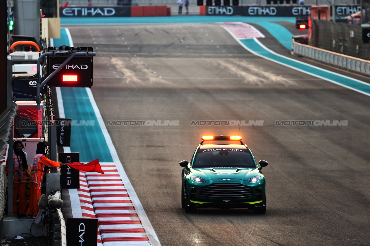 GP ABU DHABI, The Aston Martin FIA Medical Car.

24.11.2023. Formula 1 World Championship, Rd 23, Abu Dhabi Grand Prix, Yas Marina Circuit, Abu Dhabi, Practice Day.

- www.xpbimages.com, EMail: requests@xpbimages.com © Copyright: Batchelor / XPB Images