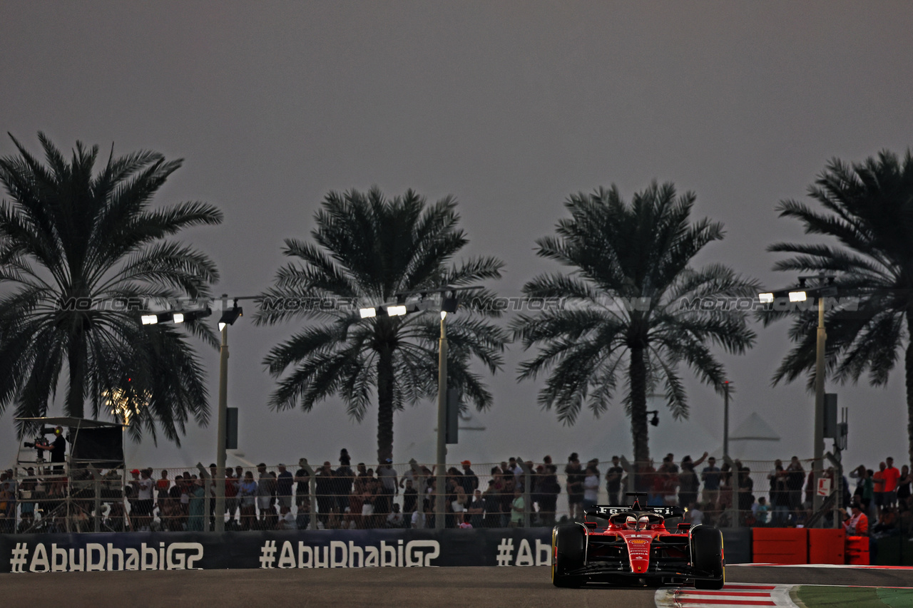 GP ABU DHABI, Charles Leclerc (MON) Ferrari SF-23.

24.11.2023. Formula 1 World Championship, Rd 23, Abu Dhabi Grand Prix, Yas Marina Circuit, Abu Dhabi, Practice Day.

 - www.xpbimages.com, EMail: requests@xpbimages.com © Copyright: Coates / XPB Images