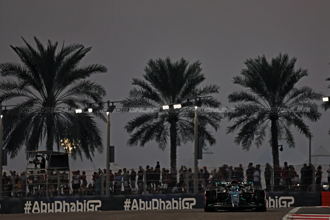 GP ABU DHABI, George Russell (GBR) Mercedes AMG F1 W14.

24.11.2023. Formula 1 World Championship, Rd 23, Abu Dhabi Grand Prix, Yas Marina Circuit, Abu Dhabi, Practice Day.

 - www.xpbimages.com, EMail: requests@xpbimages.com © Copyright: Coates / XPB Images