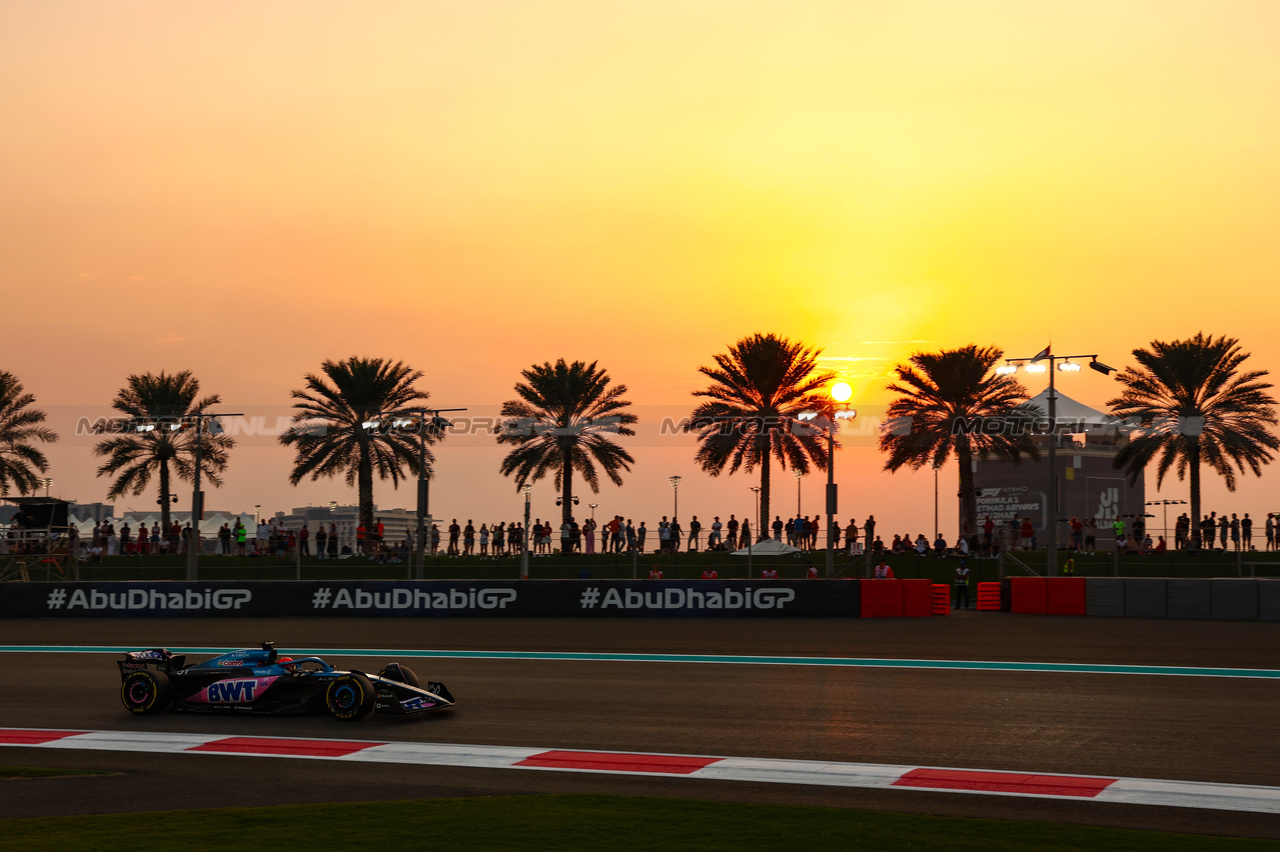 GP ABU DHABI, Esteban Ocon (FRA), Alpine F1 Team 
24.11.2023. Formula 1 World Championship, Rd 23, Abu Dhabi Grand Prix, Yas Marina Circuit, Abu Dhabi, Practice Day.
- www.xpbimages.com, EMail: requests@xpbimages.com © Copyright: Charniaux / XPB Images