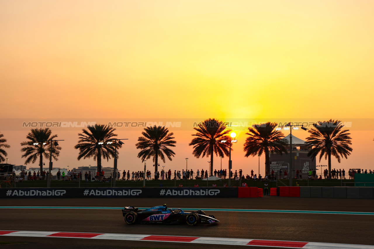 GP ABU DHABI, Pierre Gasly (FRA), Alpine F1 Team 
24.11.2023. Formula 1 World Championship, Rd 23, Abu Dhabi Grand Prix, Yas Marina Circuit, Abu Dhabi, Practice Day.
- www.xpbimages.com, EMail: requests@xpbimages.com © Copyright: Charniaux / XPB Images