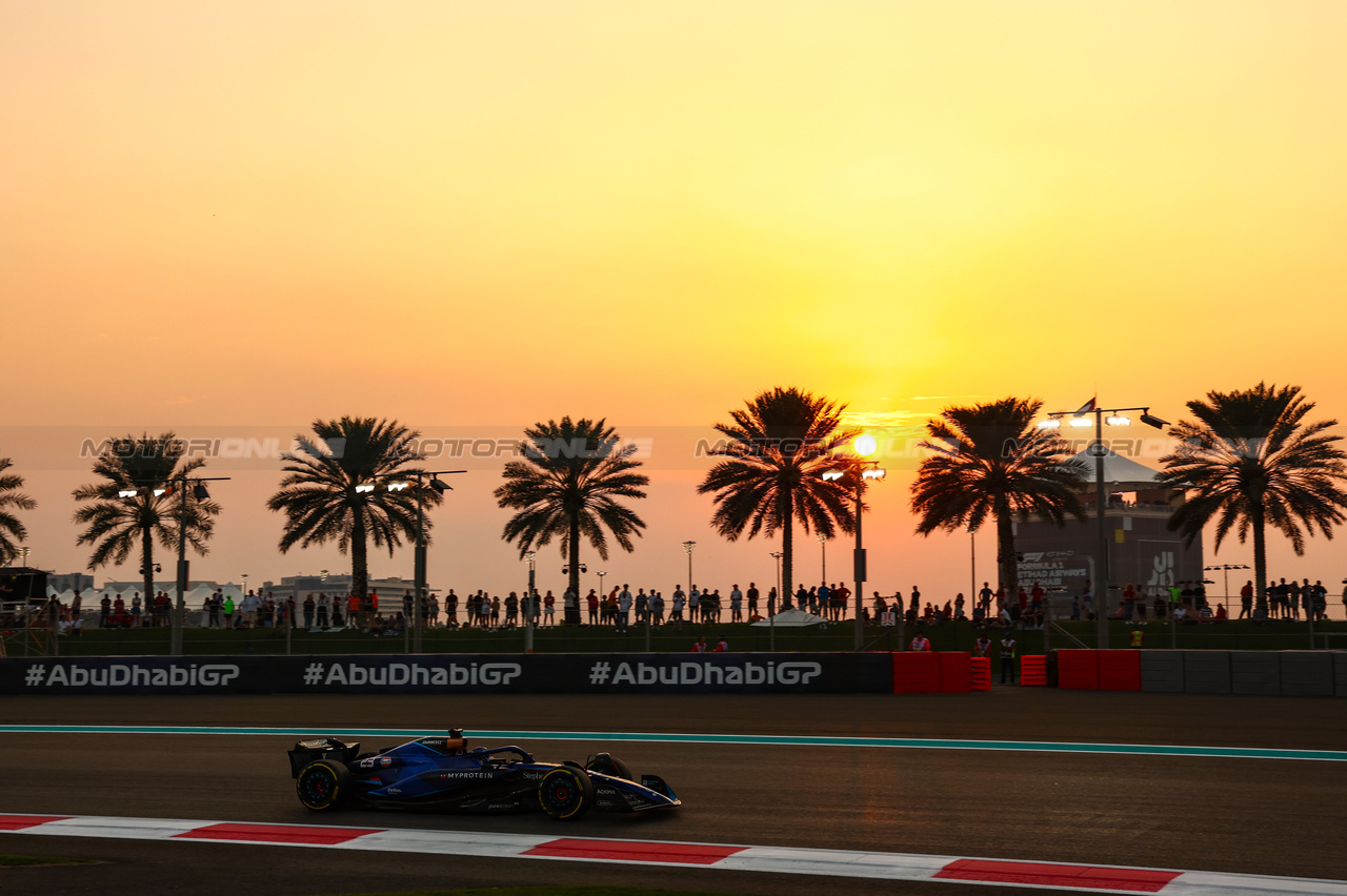 GP ABU DHABI, Alex Albon (THA), Williams F1 Team 
24.11.2023. Formula 1 World Championship, Rd 23, Abu Dhabi Grand Prix, Yas Marina Circuit, Abu Dhabi, Practice Day.
- www.xpbimages.com, EMail: requests@xpbimages.com © Copyright: Charniaux / XPB Images