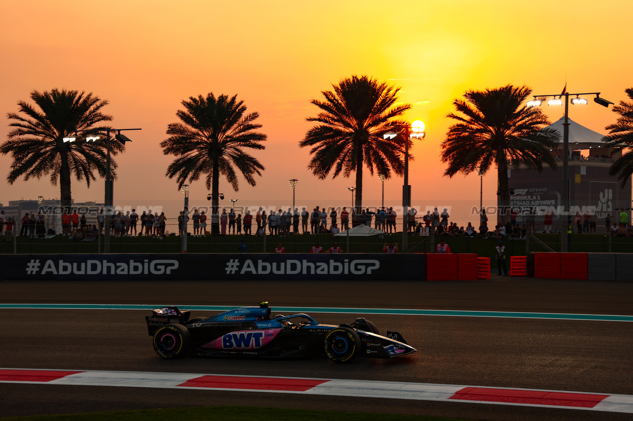 GP ABU DHABI, Pierre Gasly (FRA), Alpine F1 Team 
24.11.2023. Formula 1 World Championship, Rd 23, Abu Dhabi Grand Prix, Yas Marina Circuit, Abu Dhabi, Practice Day.
- www.xpbimages.com, EMail: requests@xpbimages.com © Copyright: Charniaux / XPB Images