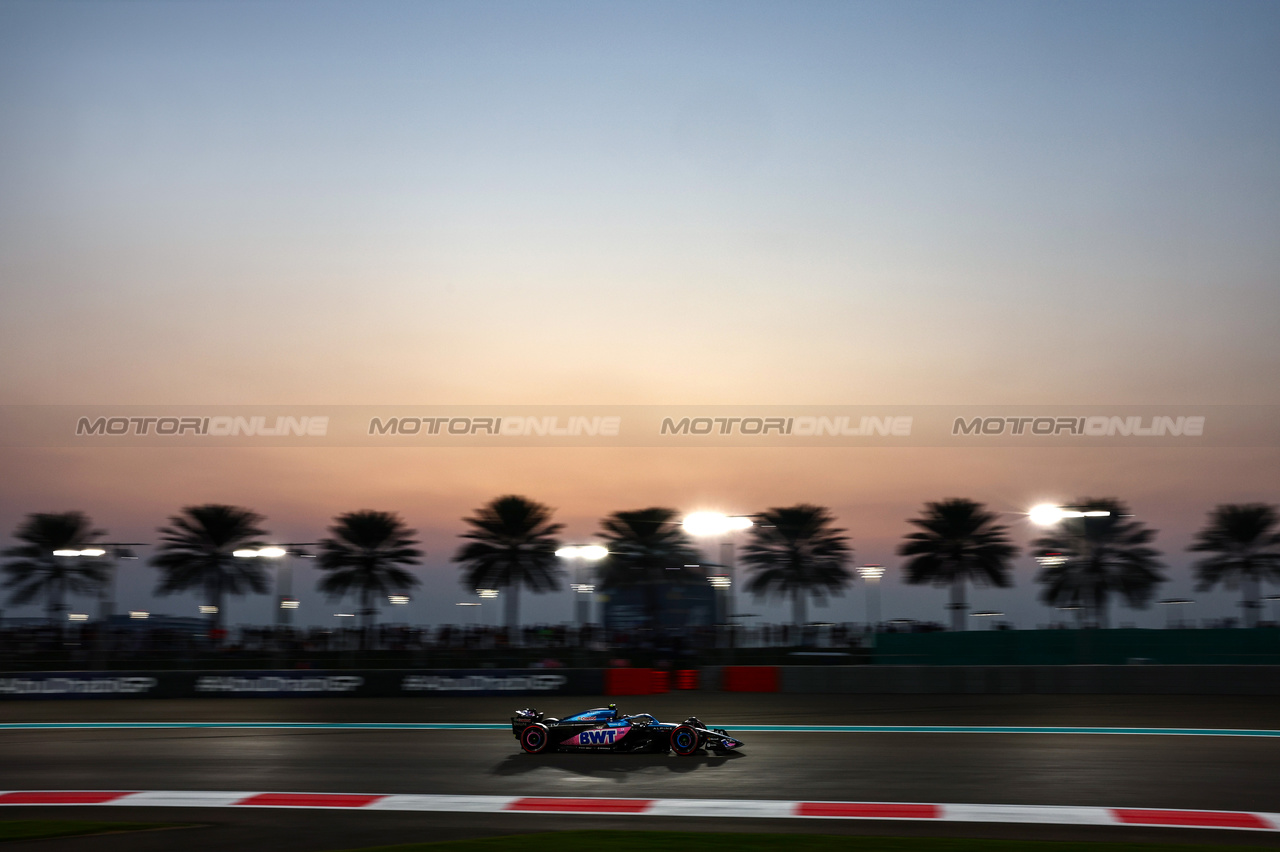 GP ABU DHABI, Pierre Gasly (FRA), Alpine F1 Team 
24.11.2023. Formula 1 World Championship, Rd 23, Abu Dhabi Grand Prix, Yas Marina Circuit, Abu Dhabi, Practice Day.
- www.xpbimages.com, EMail: requests@xpbimages.com © Copyright: Charniaux / XPB Images