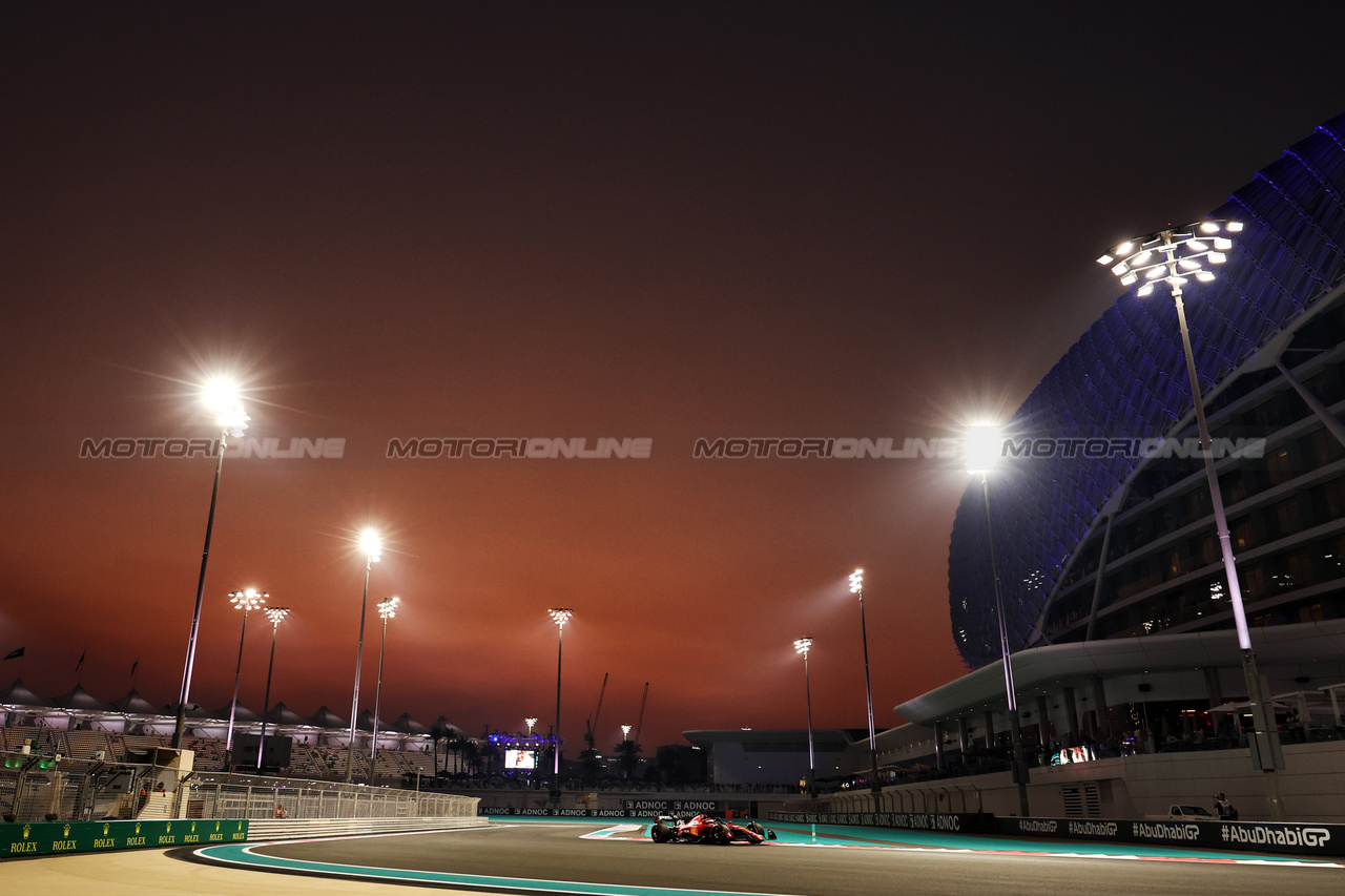 GP ABU DHABI, Charles Leclerc (MON) Ferrari SF-23.

24.11.2023. Formula 1 World Championship, Rd 23, Abu Dhabi Grand Prix, Yas Marina Circuit, Abu Dhabi, Practice Day.

- www.xpbimages.com, EMail: requests@xpbimages.com © Copyright: Moy / XPB Images