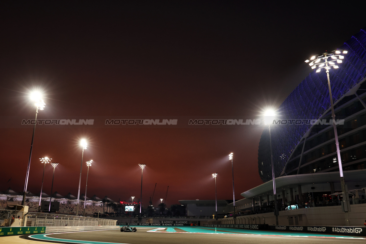 GP ABU DHABI, Lance Stroll (CDN) Aston Martin F1 Team AMR23.,

24.11.2023. Formula 1 World Championship, Rd 23, Abu Dhabi Grand Prix, Yas Marina Circuit, Abu Dhabi, Practice Day.

- www.xpbimages.com, EMail: requests@xpbimages.com © Copyright: Moy / XPB Images