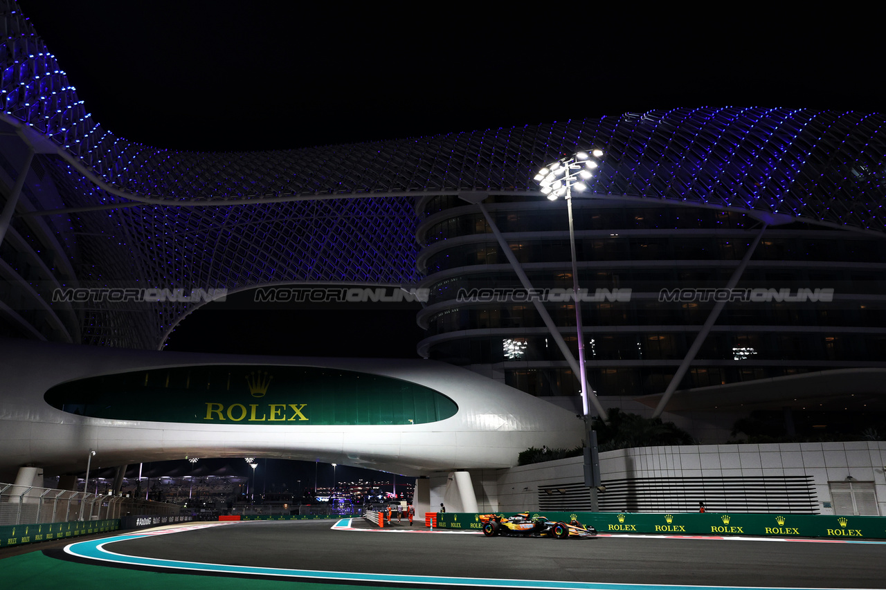 GP ABU DHABI, Lando Norris (GBR) McLaren MCL60.

24.11.2023. Formula 1 World Championship, Rd 23, Abu Dhabi Grand Prix, Yas Marina Circuit, Abu Dhabi, Practice Day.

- www.xpbimages.com, EMail: requests@xpbimages.com © Copyright: Moy / XPB Images