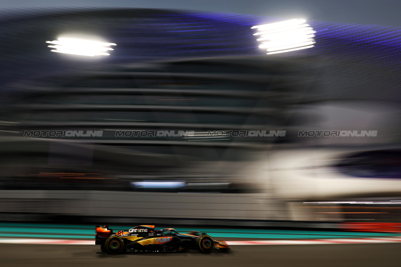 GP ABU DHABI, Oscar Piastri (AUS) McLaren MCL60.

24.11.2023. Formula 1 World Championship, Rd 23, Abu Dhabi Grand Prix, Yas Marina Circuit, Abu Dhabi, Practice Day.

- www.xpbimages.com, EMail: requests@xpbimages.com © Copyright: Moy / XPB Images