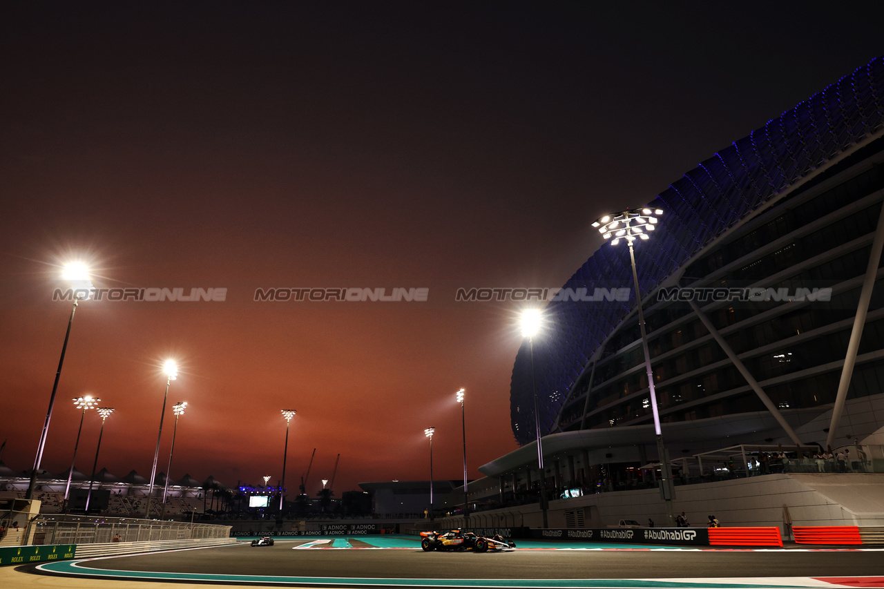 GP ABU DHABI, Oscar Piastri (AUS) McLaren MCL60.

24.11.2023. Formula 1 World Championship, Rd 23, Abu Dhabi Grand Prix, Yas Marina Circuit, Abu Dhabi, Practice Day.

- www.xpbimages.com, EMail: requests@xpbimages.com © Copyright: Moy / XPB Images