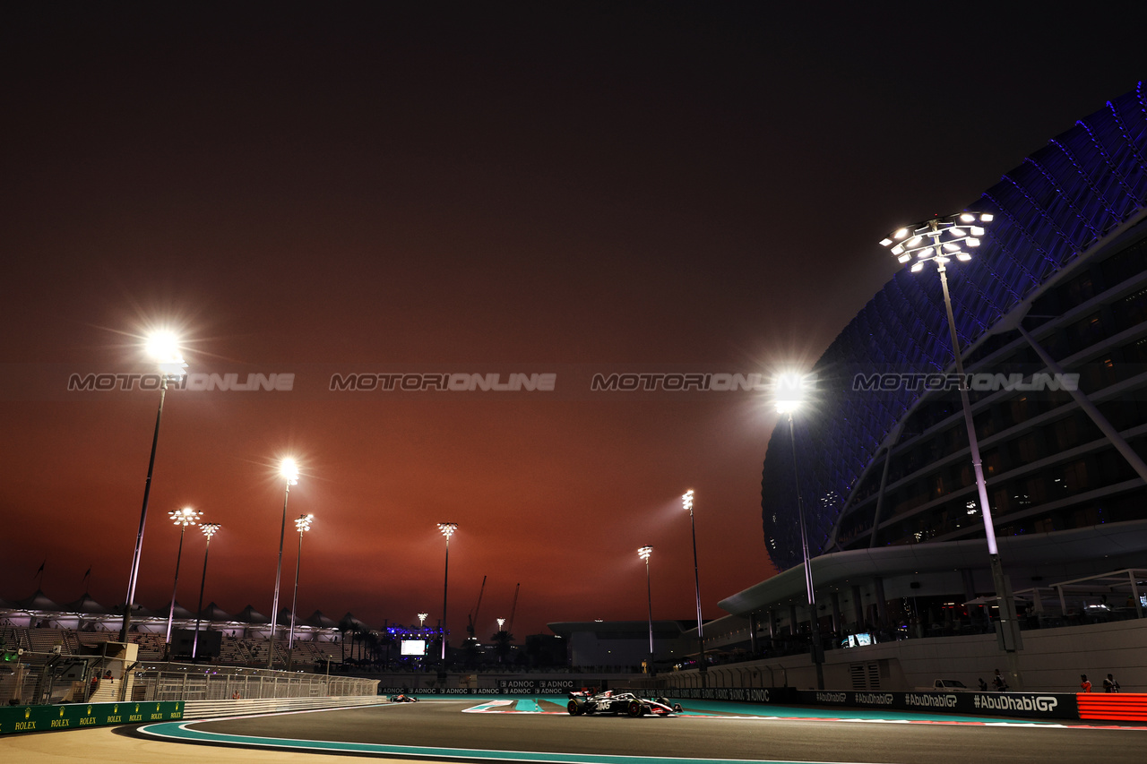 GP ABU DHABI, Kevin Magnussen (DEN) Haas VF-23.

24.11.2023. Formula 1 World Championship, Rd 23, Abu Dhabi Grand Prix, Yas Marina Circuit, Abu Dhabi, Practice Day.

- www.xpbimages.com, EMail: requests@xpbimages.com © Copyright: Moy / XPB Images
