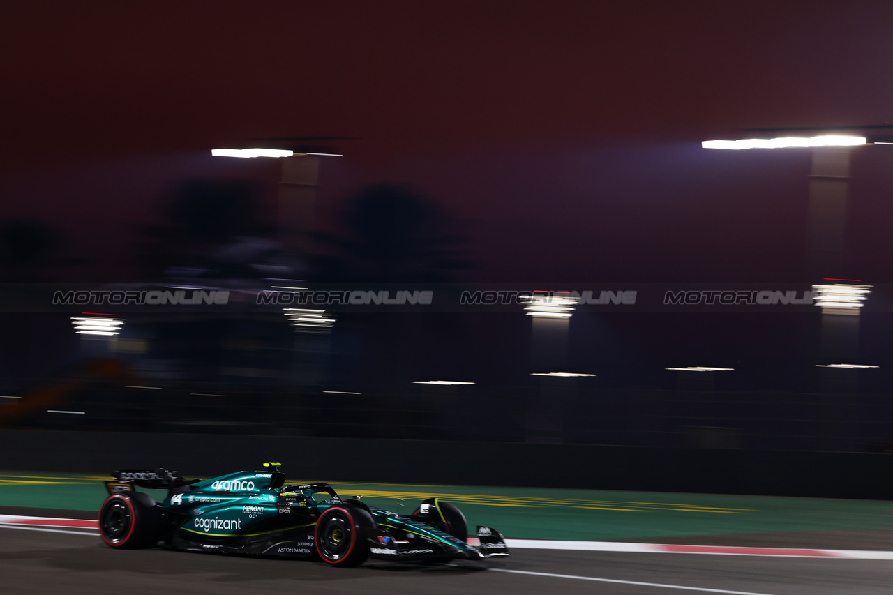 GP ABU DHABI, Fernando Alonso (ESP) Aston Martin F1 Team AMR23.

24.11.2023. Formula 1 World Championship, Rd 23, Abu Dhabi Grand Prix, Yas Marina Circuit, Abu Dhabi, Practice Day.

 - www.xpbimages.com, EMail: requests@xpbimages.com © Copyright: Coates / XPB Images