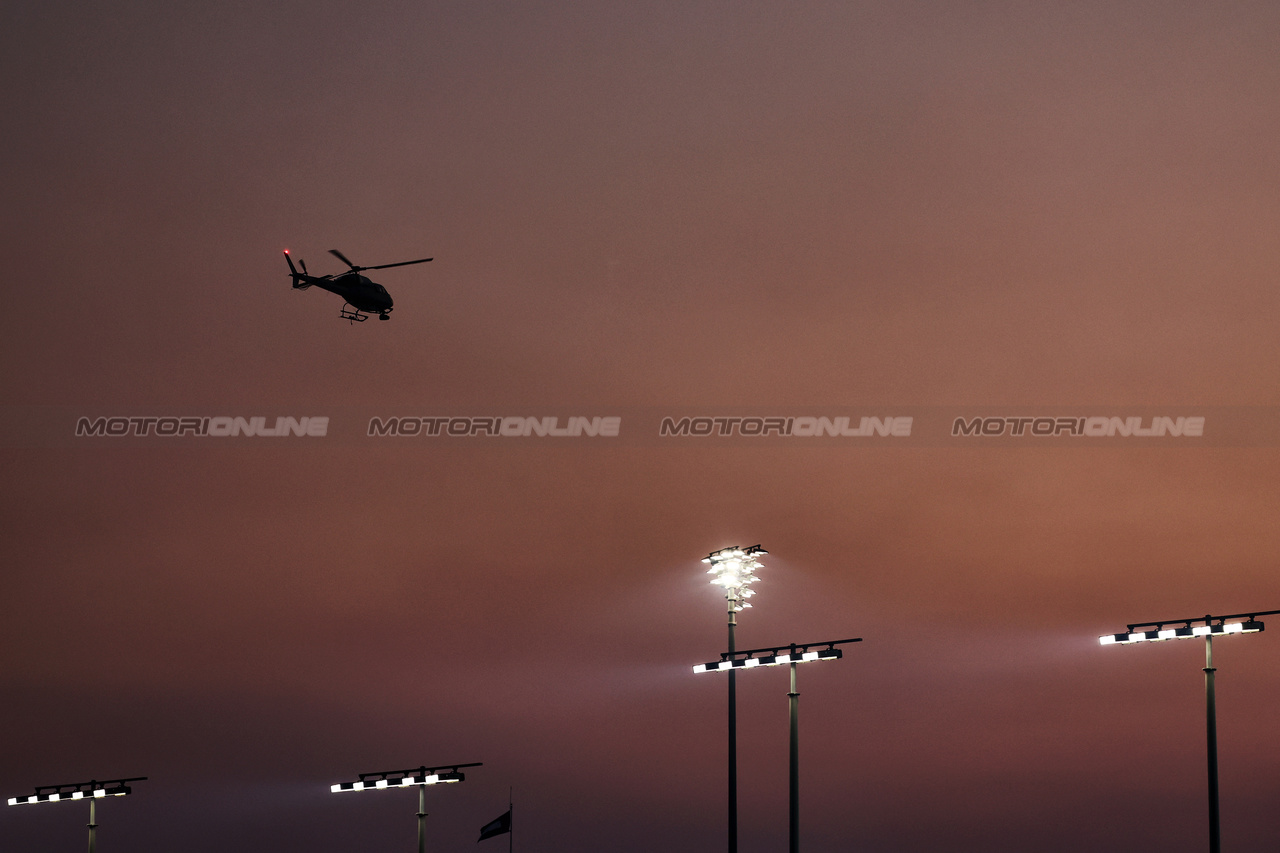 GP ABU DHABI, Circuit Atmosfera - helicopter.

24.11.2023. Formula 1 World Championship, Rd 23, Abu Dhabi Grand Prix, Yas Marina Circuit, Abu Dhabi, Practice Day.

 - www.xpbimages.com, EMail: requests@xpbimages.com © Copyright: Coates / XPB Images