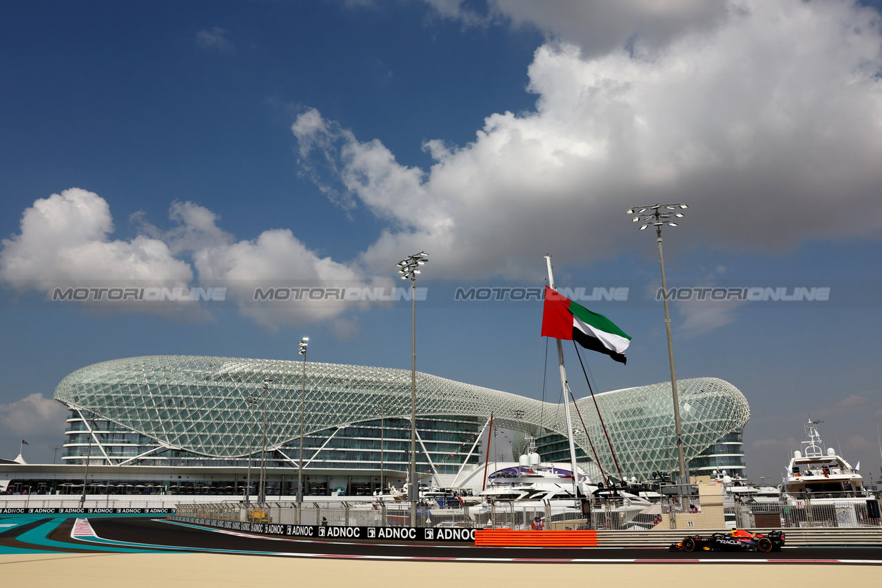 GP ABU DHABI, Isack Hadjar (FRA) Red Bull Racing RB19 Test Driver.

24.11.2023. Formula 1 World Championship, Rd 23, Abu Dhabi Grand Prix, Yas Marina Circuit, Abu Dhabi, Practice Day.

- www.xpbimages.com, EMail: requests@xpbimages.com © Copyright: Charniaux / XPB Images