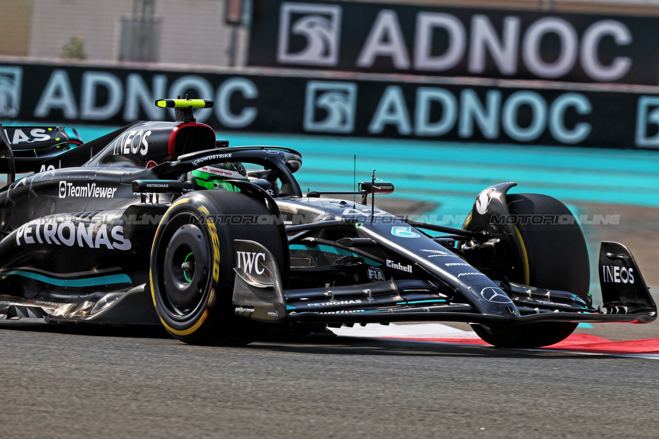 GP ABU DHABI, Frederik Vesti (DEN) Mercedes AMG F1 W14 Test Driver.

24.11.2023. Formula 1 World Championship, Rd 23, Abu Dhabi Grand Prix, Yas Marina Circuit, Abu Dhabi, Practice Day.

 - www.xpbimages.com, EMail: requests@xpbimages.com © Copyright: Coates / XPB Images