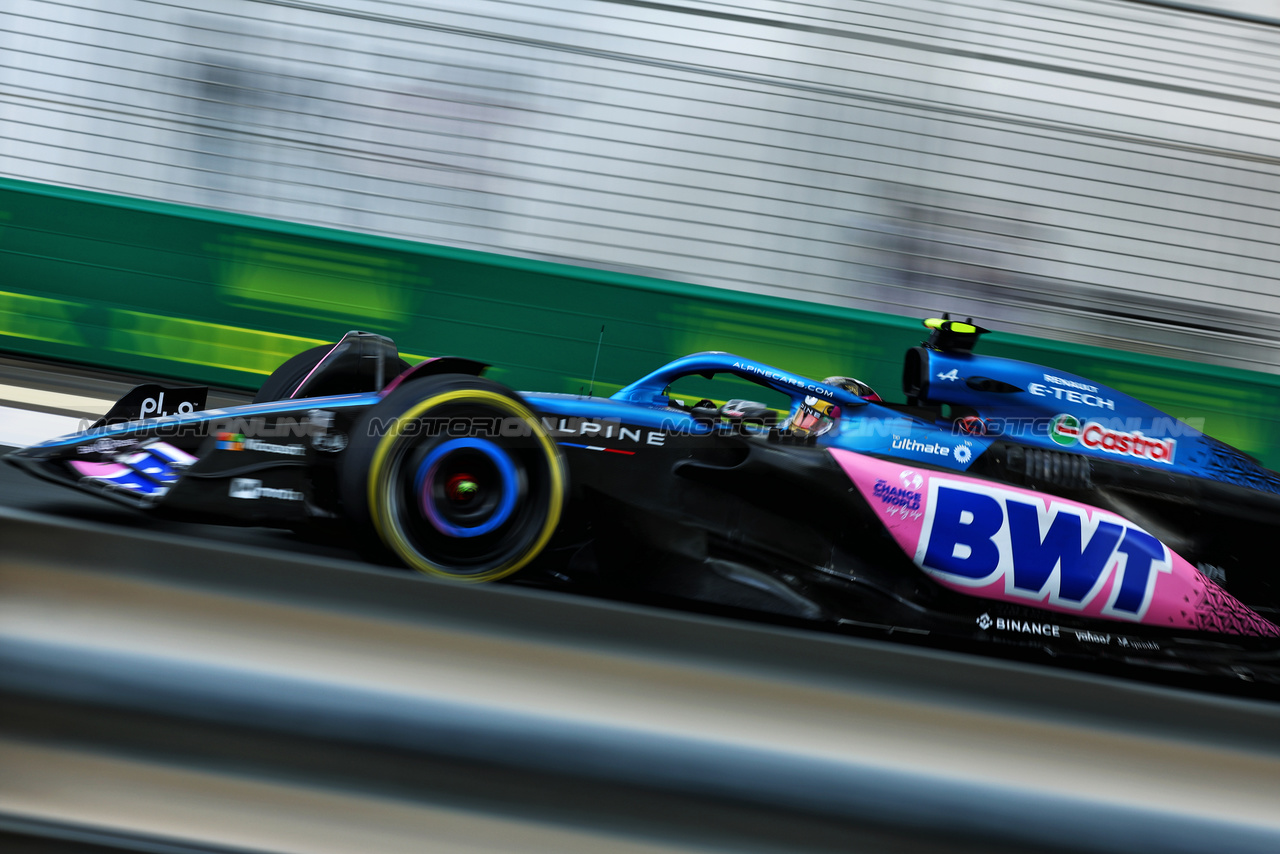 GP ABU DHABI, Pierre Gasly (FRA) Alpine F1 Team A523.

24.11.2023. Formula 1 World Championship, Rd 23, Abu Dhabi Grand Prix, Yas Marina Circuit, Abu Dhabi, Practice Day.

- www.xpbimages.com, EMail: requests@xpbimages.com © Copyright: Charniaux / XPB Images