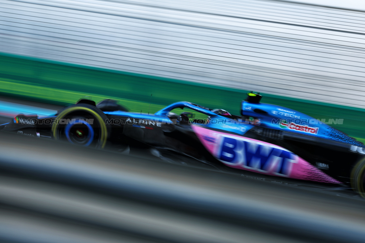 GP ABU DHABI, Pierre Gasly (FRA) Alpine F1 Team A523.

24.11.2023. Formula 1 World Championship, Rd 23, Abu Dhabi Grand Prix, Yas Marina Circuit, Abu Dhabi, Practice Day.

- www.xpbimages.com, EMail: requests@xpbimages.com © Copyright: Charniaux / XPB Images