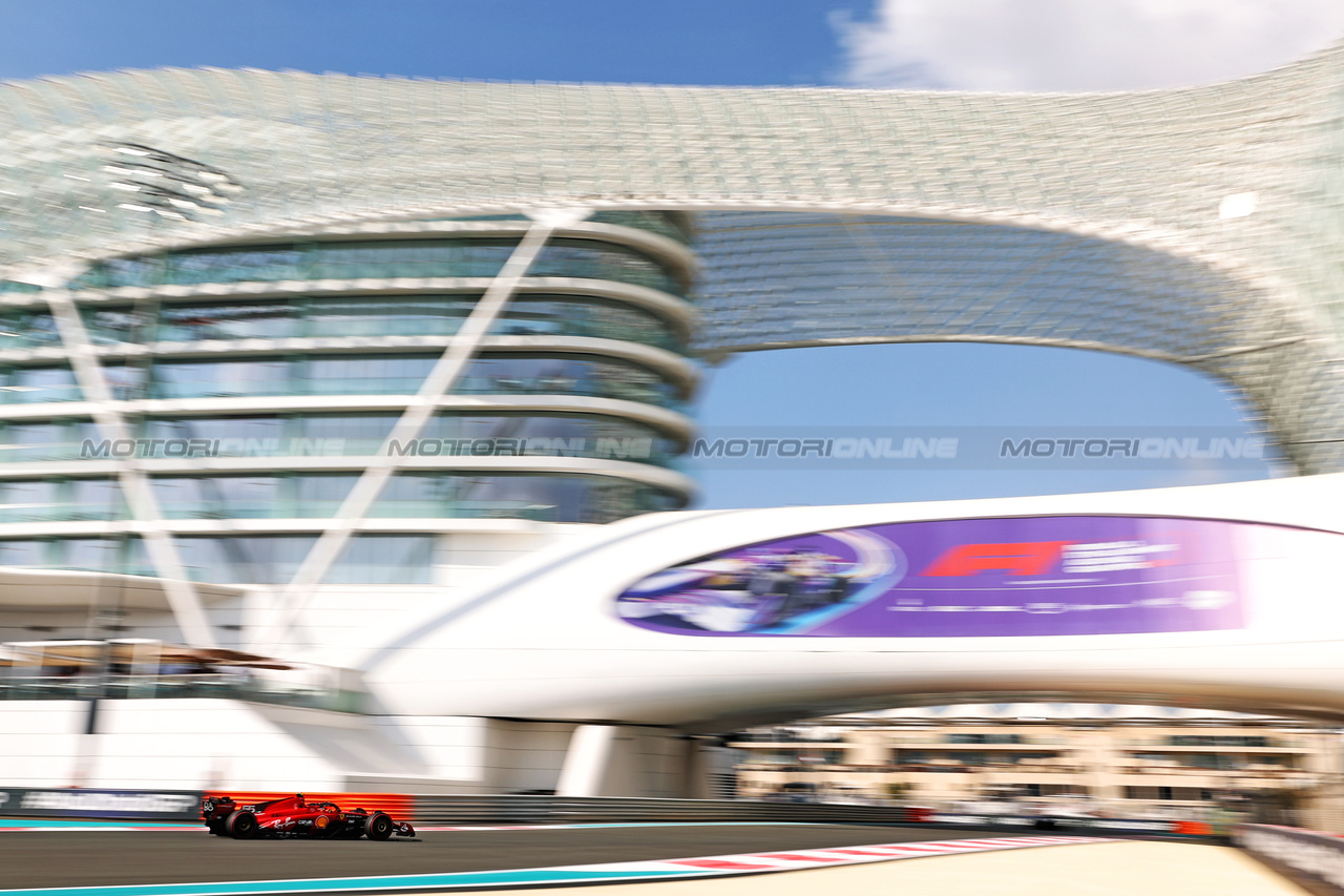 GP ABU DHABI, Carlos Sainz Jr (ESP) Ferrari SF-23.

24.11.2023. Formula 1 World Championship, Rd 23, Abu Dhabi Grand Prix, Yas Marina Circuit, Abu Dhabi, Practice Day.

 - www.xpbimages.com, EMail: requests@xpbimages.com © Copyright: Coates / XPB Images